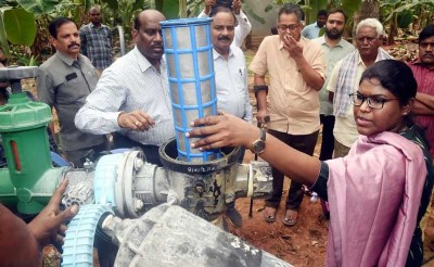 डीसी ने किसानों को योजनाओं का लाभ उठाने का आह्वान किया