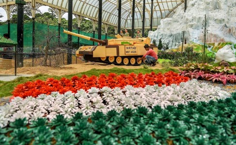 प्रसिद्ध कन्नड़ लेखक केपी पूर्णचंद्र तेजस्वी के जीवन और कार्यों पर आधारित लालबाग पुष्प प्रदर्शनी आयोजित