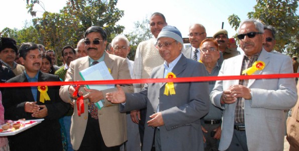 बनारस हिंदू विश्वविद्यालय के कृषि विज्ञान संस्थान में किसान मेले का आयोजन