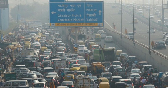 दिल्ली सरकार का प्रदूषण पर कड़ा रुख, DPCC ने 93 औद्योगिक इकाइयों को बंद करने की नोटिस जारी की