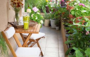 SMALL-BALCONY-GARDEN-FEATURE-compressed