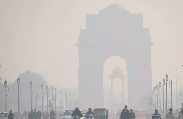 दिल्ली के कई इलाकों की हवा बेहद खराब , पूरे एनसीआर में ठंड की रफ्तार तेज 