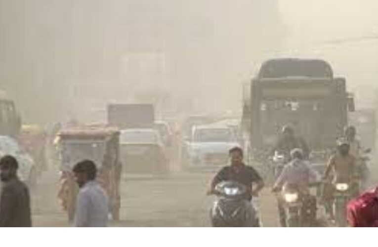 दिल्ली में प्रदूषण का कहर जारी, कई इलाकों में हवा की स्थिति बेहद खराब