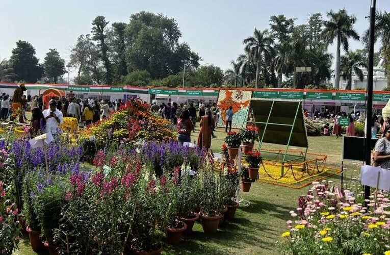 Lucknow Raj Bhawan Radiance: Victors of State Flower Show Honored